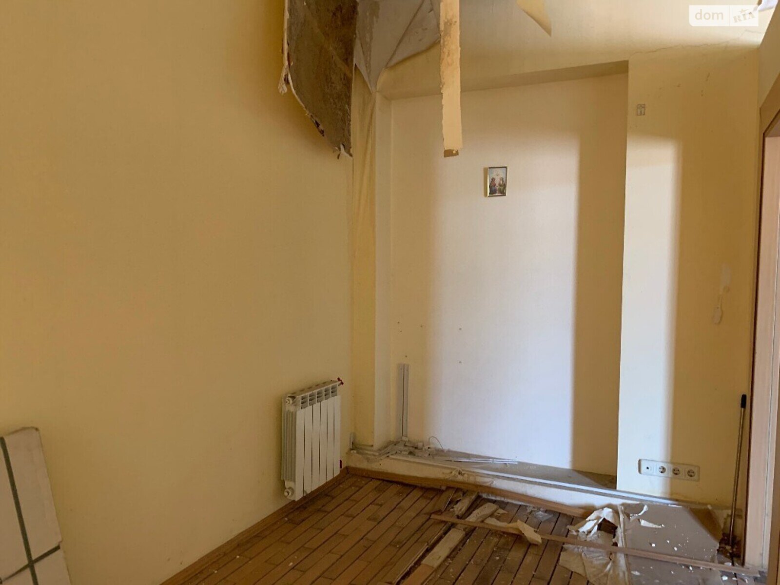 Продаж дев'ятикімнатної квартири в Києві, на вул. Назарівська 7Б, район Шевченківський фото 1
