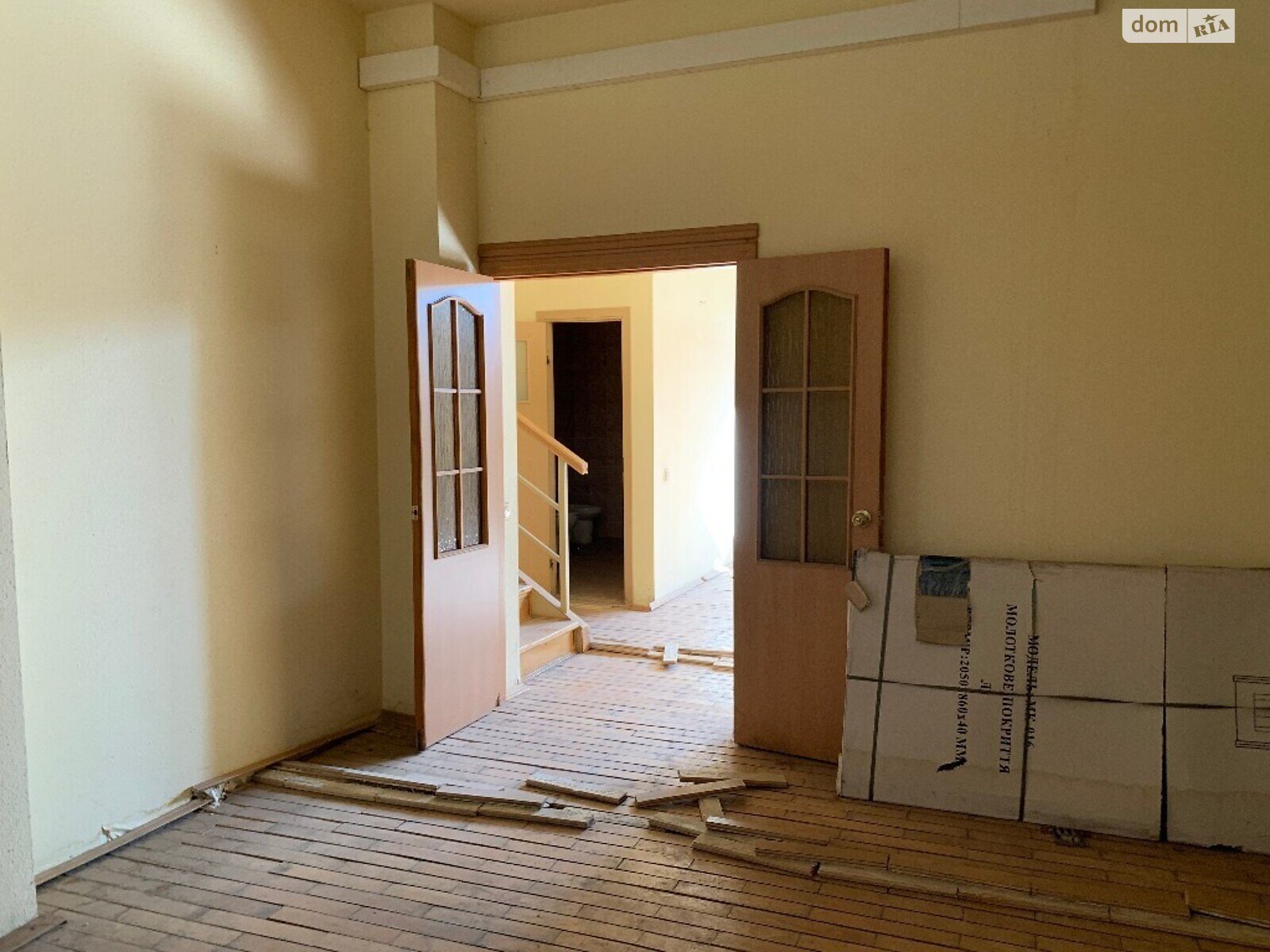 Продаж дев'ятикімнатної квартири в Києві, на вул. Назарівська 7Б, район Шевченківський фото 1 Продаж дев'ятикімнатної квартири в Києві, на вул. Назарівська 7Б, район Шевченківський фото 1