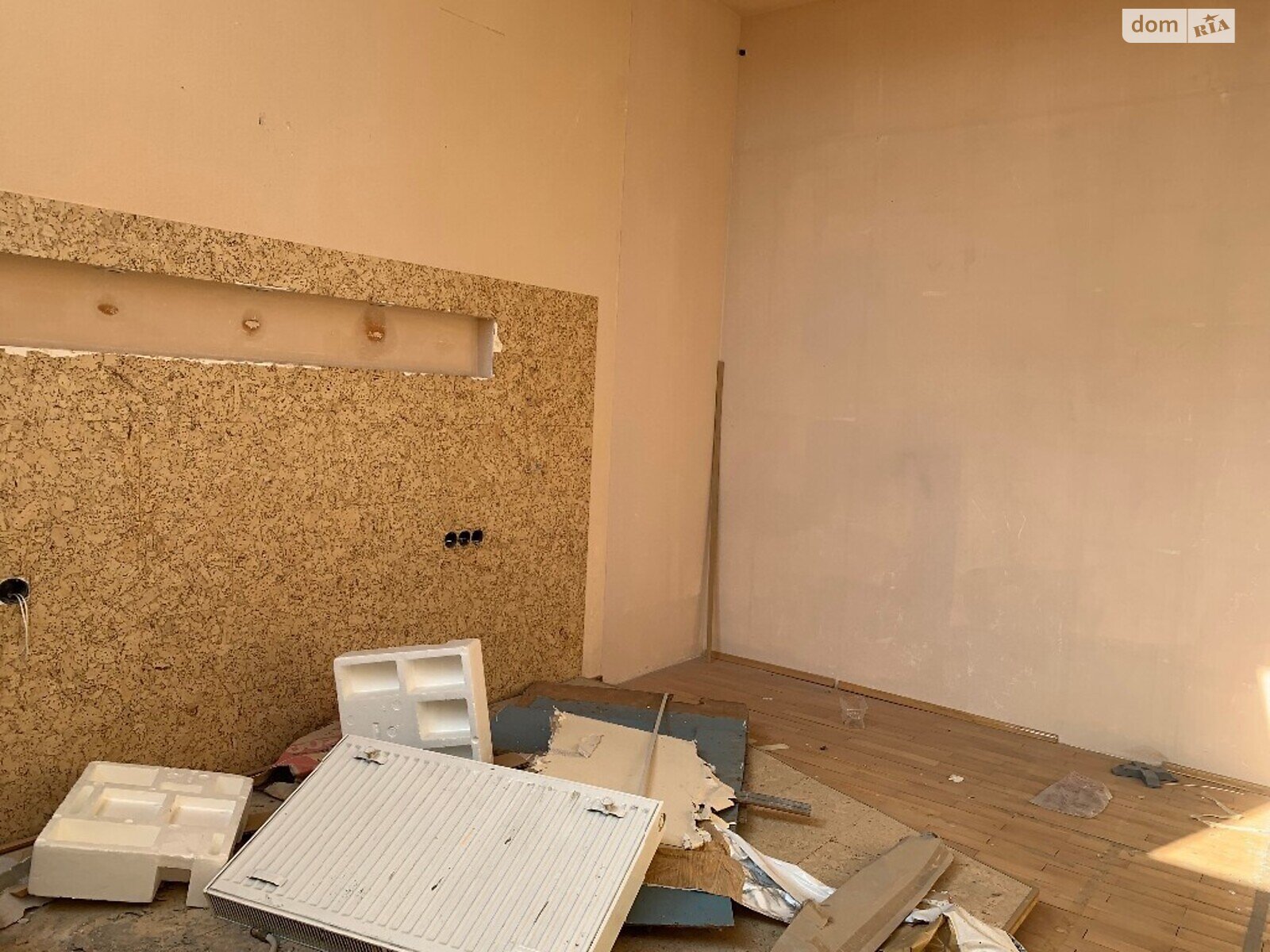 Продаж дев'ятикімнатної квартири в Києві, на вул. Назарівська 7Б, район Шевченківський фото 1 Продаж дев'ятикімнатної квартири в Києві, на вул. Назарівська 7Б, район Шевченківський фото 1