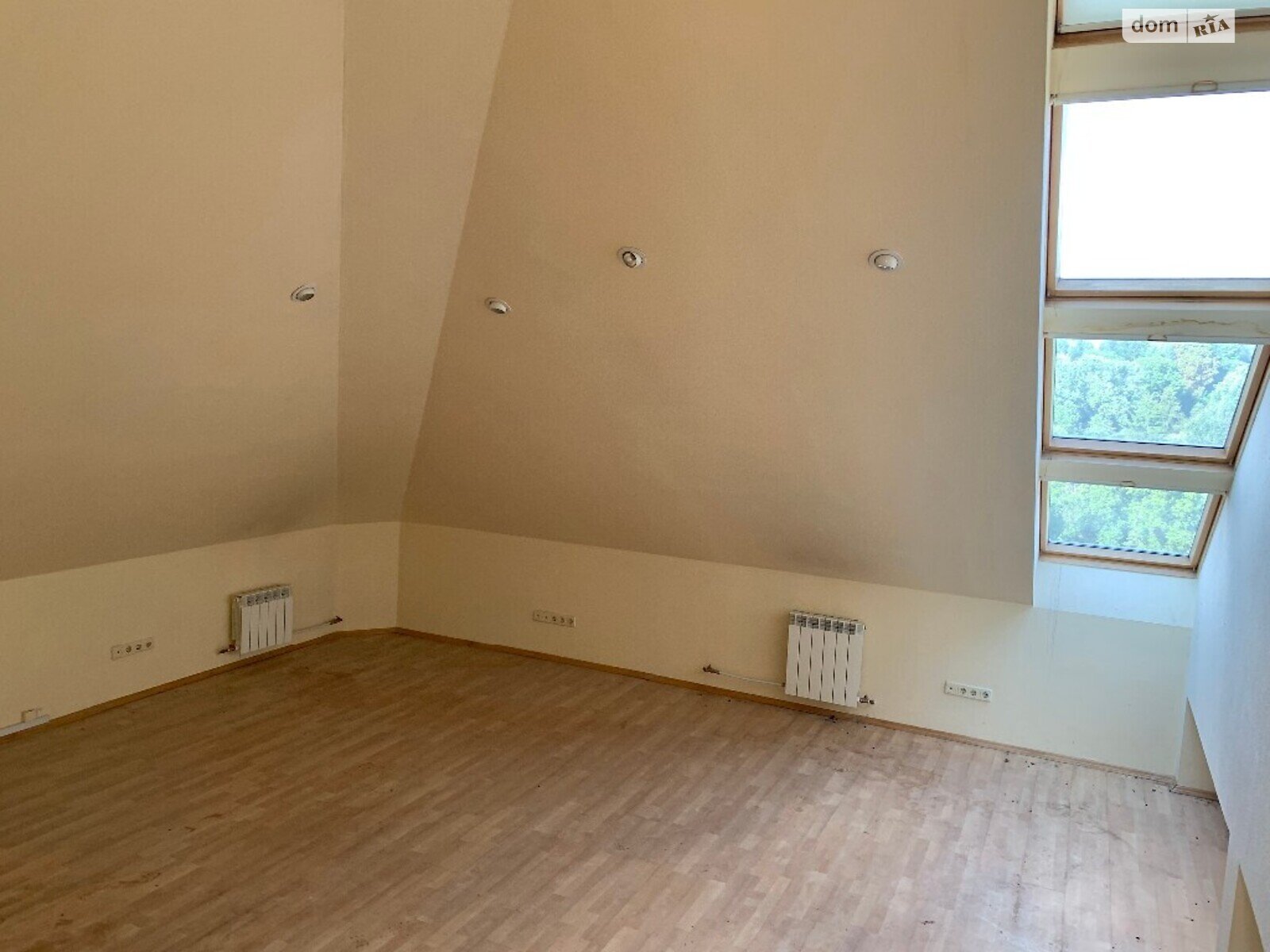 Продаж дев'ятикімнатної квартири в Києві, на вул. Назарівська 7Б, район Шевченківський фото 1 Продаж дев'ятикімнатної квартири в Києві, на вул. Назарівська 7Б, район Шевченківський фото 1