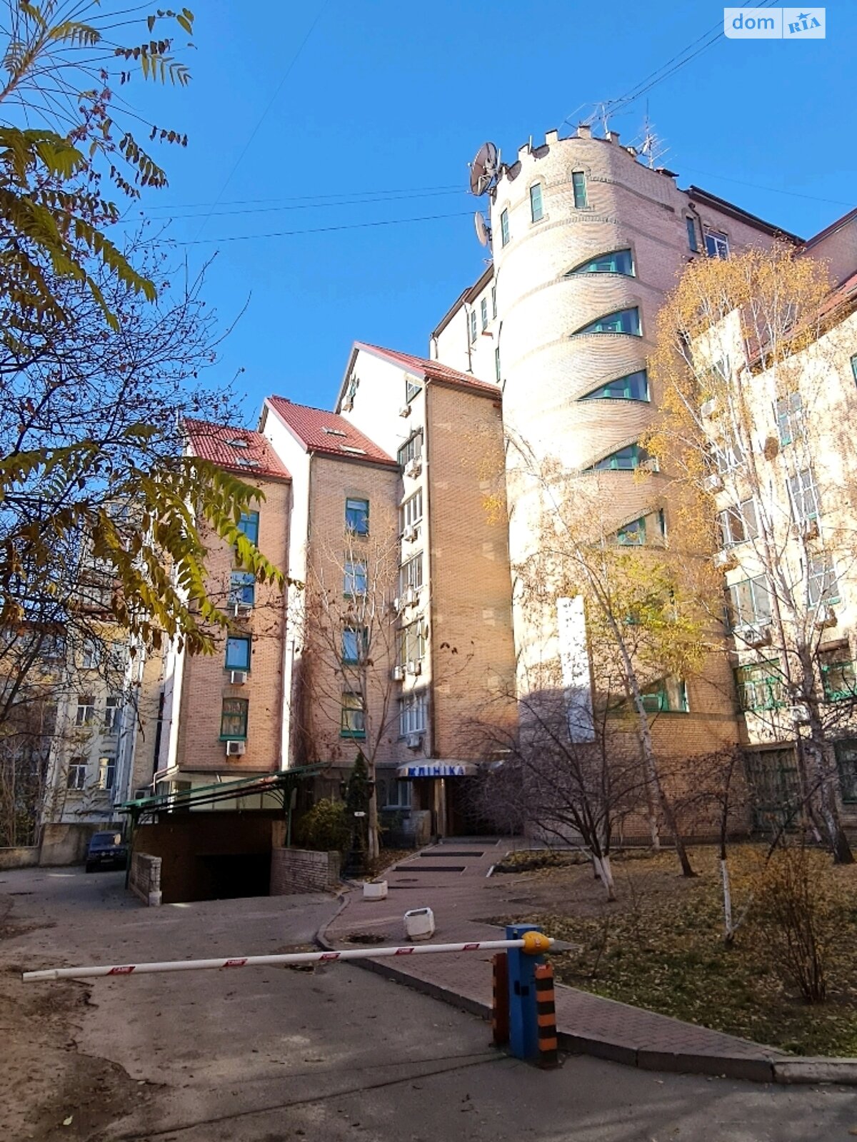 Продаж дев'ятикімнатної квартири в Києві, на вул. Назарівська 7Б, район Шевченківський фото 1 Продаж дев'ятикімнатної квартири в Києві, на вул. Назарівська 7Б, район Шевченківський фото 1