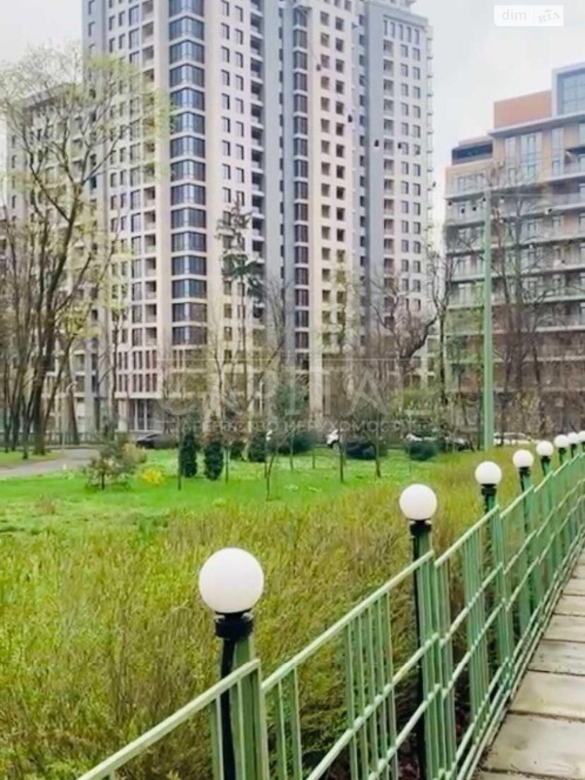 Продаж трикімнатної квартири в Києві, на просп. Берестейський, район Шевченківський фото 1 Продаж трикімнатної квартири в Києві, на просп. Берестейський, район Шевченківський фото 1