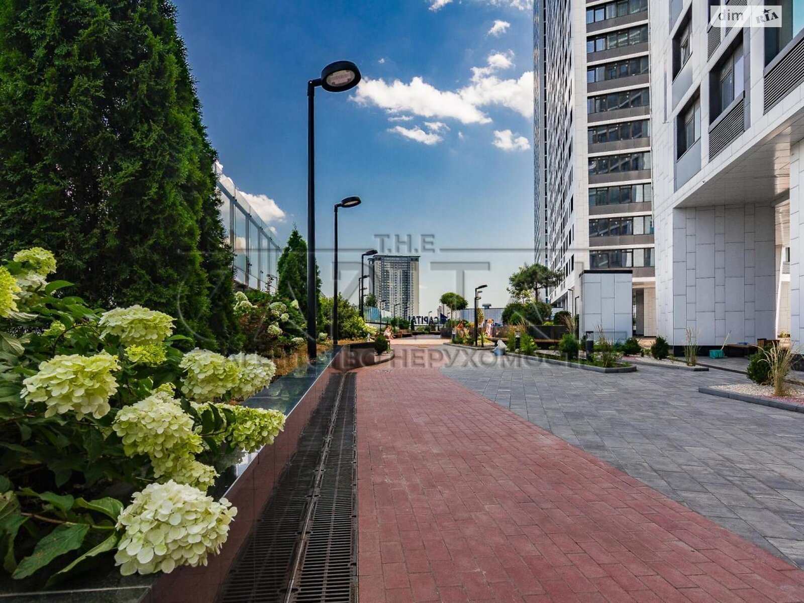 Продажа трехкомнатной квартиры в Киеве, на просп. Берестейский 11 корпус 1, район Шевченковский фото 1 Продажа трехкомнатной квартиры в Киеве, на просп. Берестейский 11 корпус 1, район Шевченковский фото 1