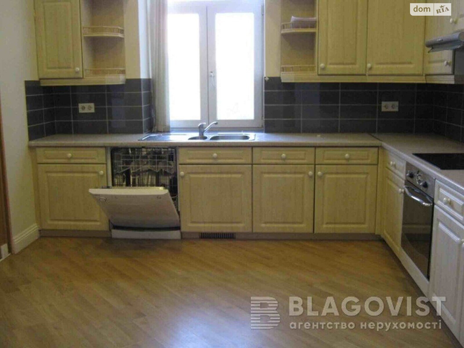 Продажа пятикомнатной квартиры в Киеве, на ул. Богдана Хмельницкого 74, район Шевченковский фото 1 Продажа пятикомнатной квартиры в Киеве, на ул. Богдана Хмельницкого 74, район Шевченковский фото 1