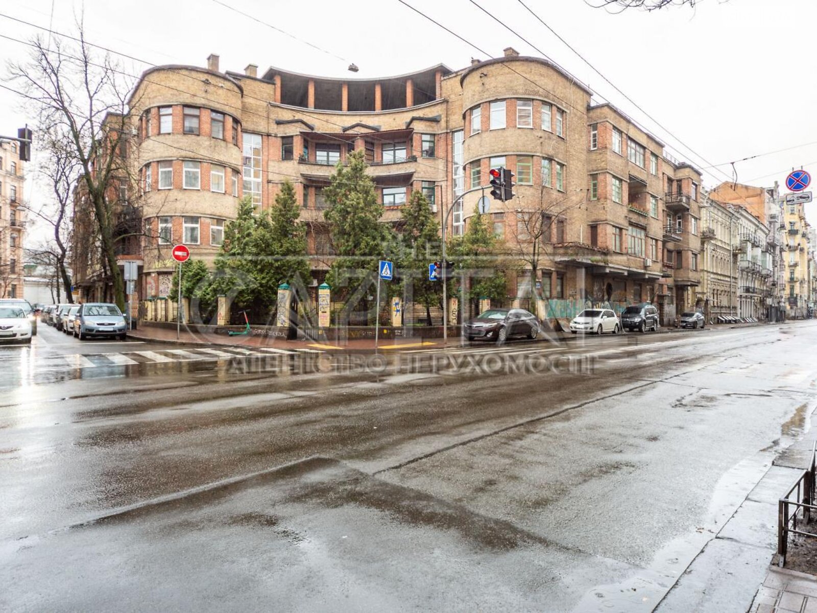 Продаж чотирикімнатної квартири в Києві, на вул. Велика Житомирська 17, район Шевченківський фото 1 Продаж чотирикімнатної квартири в Києві, на вул. Велика Житомирська 17, район Шевченківський фото 1