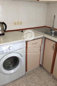 Продажа трехкомнатной квартиры в Киеве, на ул. Дегтяревская 28, район Шевченковский фото 2