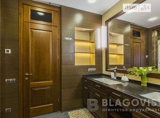 Продажа четырехкомнатной квартиры в Киеве, на ул. Дмитриевская 75, район Шевченковский фото 1 Продажа четырехкомнатной квартиры в Киеве, на ул. Дмитриевская 75, район Шевченковский фото 1