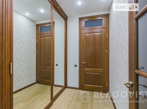 Продажа четырехкомнатной квартиры в Киеве, на ул. Дмитриевская 75, район Шевченковский фото 1 Продажа четырехкомнатной квартиры в Киеве, на ул. Дмитриевская 75, район Шевченковский фото 1
