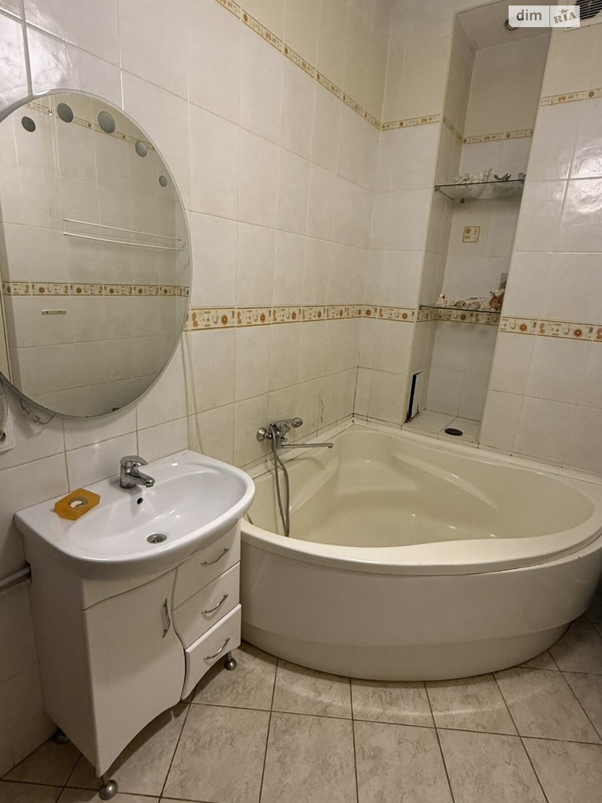 Продажа трехкомнатной квартиры в Киеве, на ул. Дмитриевская 69, район Шевченковский фото 1 Продажа трехкомнатной квартиры в Киеве, на ул. Дмитриевская 69, район Шевченковский фото 1