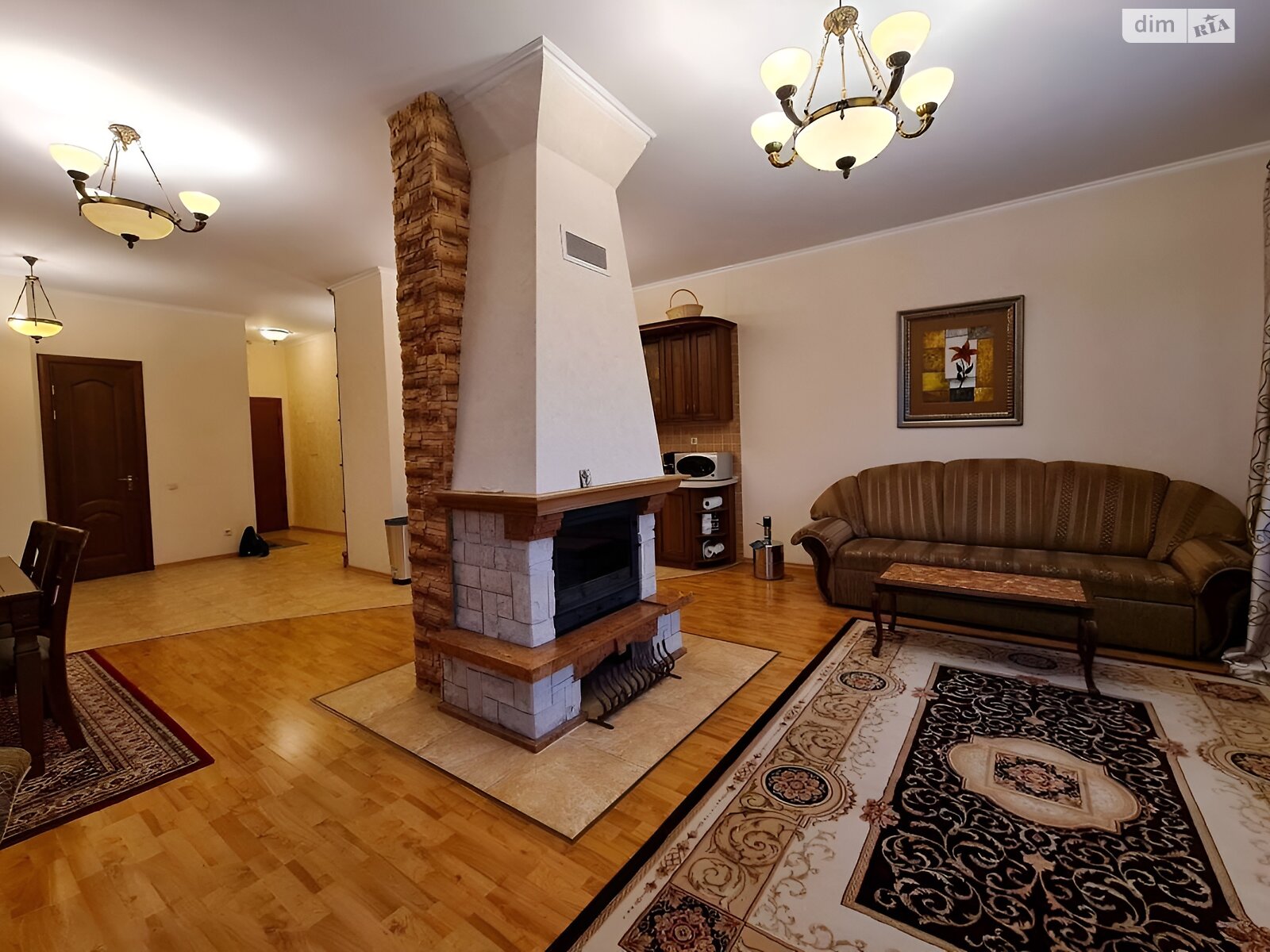 Продаж двокімнатної квартири в Києві, на вул. Дмитрівська 69, район Шевченківський фото 1 Продаж двокімнатної квартири в Києві, на вул. Дмитрівська 69, район Шевченківський фото 1