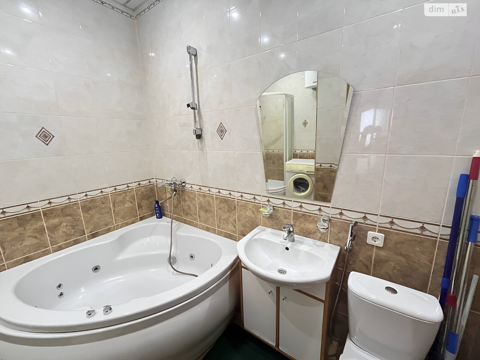 Продажа двухкомнатной квартиры в Киеве, на ул. Дмитриевская 9-11, район Шевченковский фото 1 Продажа двухкомнатной квартиры в Киеве, на ул. Дмитриевская 9-11, район Шевченковский фото 1