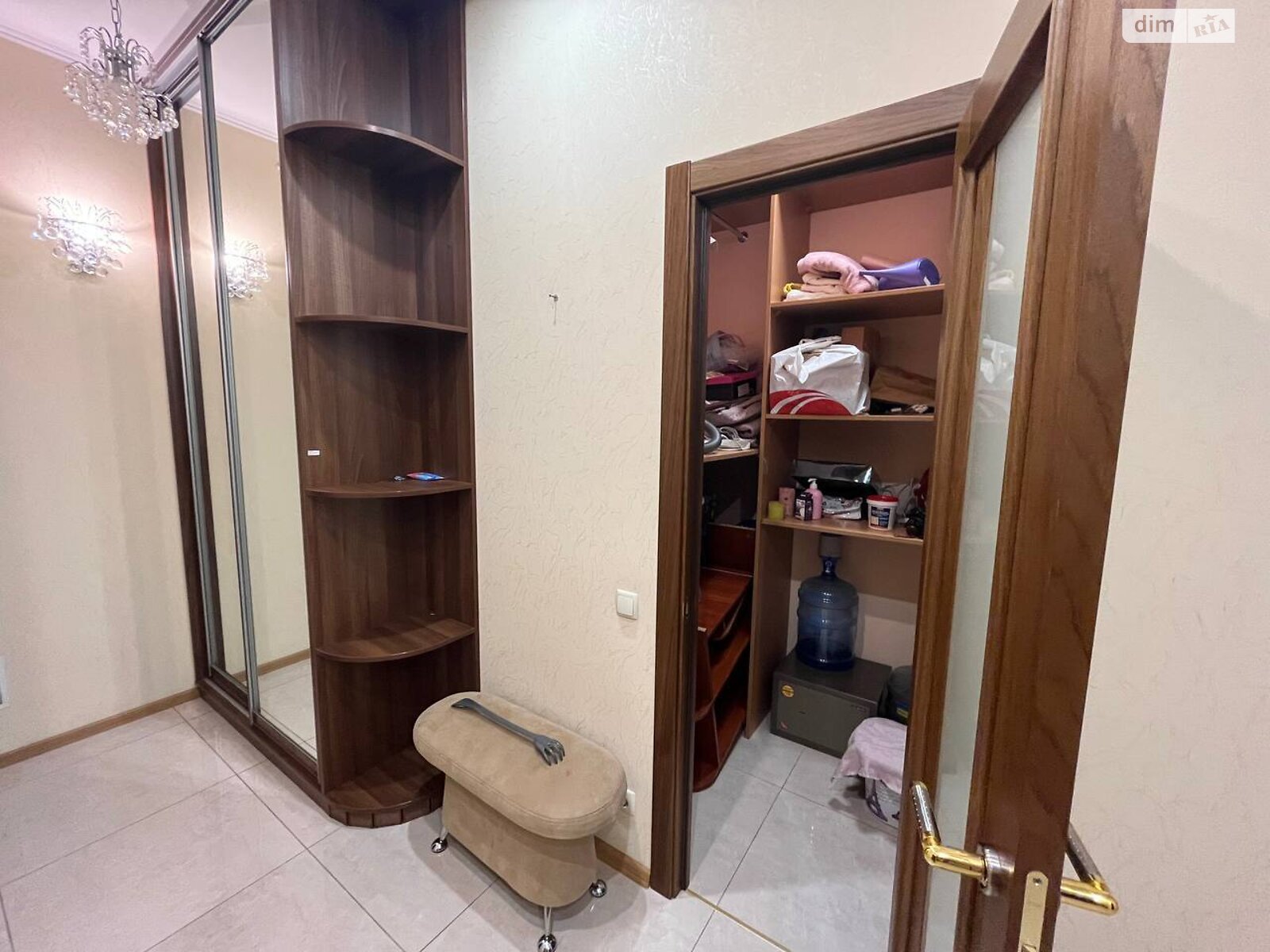 Продажа трехкомнатной квартиры в Киеве, на ул. Дмитриевская 82, район Шевченковский фото 1 Продажа трехкомнатной квартиры в Киеве, на ул. Дмитриевская 82, район Шевченковский фото 1