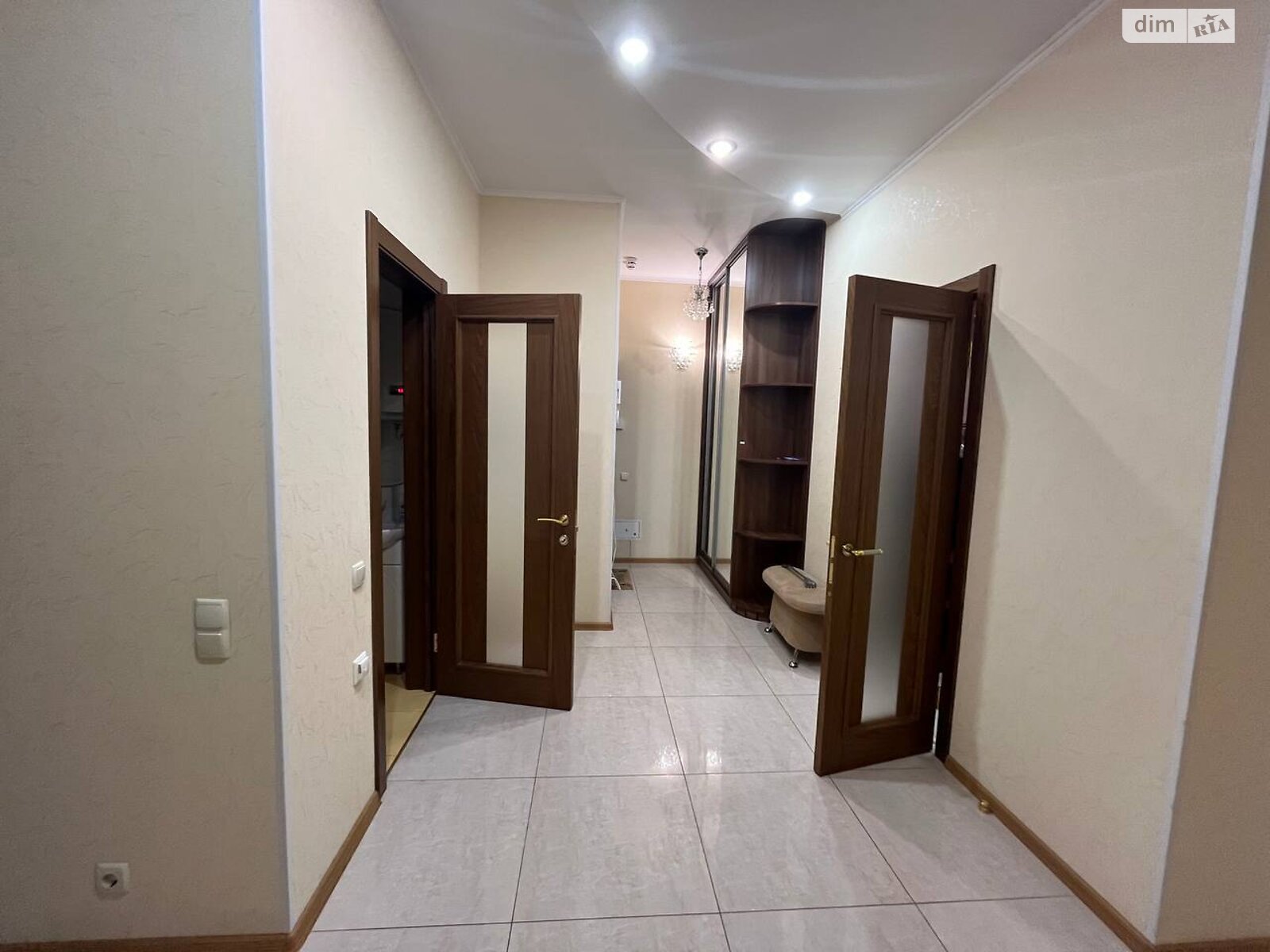 Продажа трехкомнатной квартиры в Киеве, на ул. Дмитриевская 82, район Шевченковский фото 1 Продажа трехкомнатной квартиры в Киеве, на ул. Дмитриевская 82, район Шевченковский фото 1