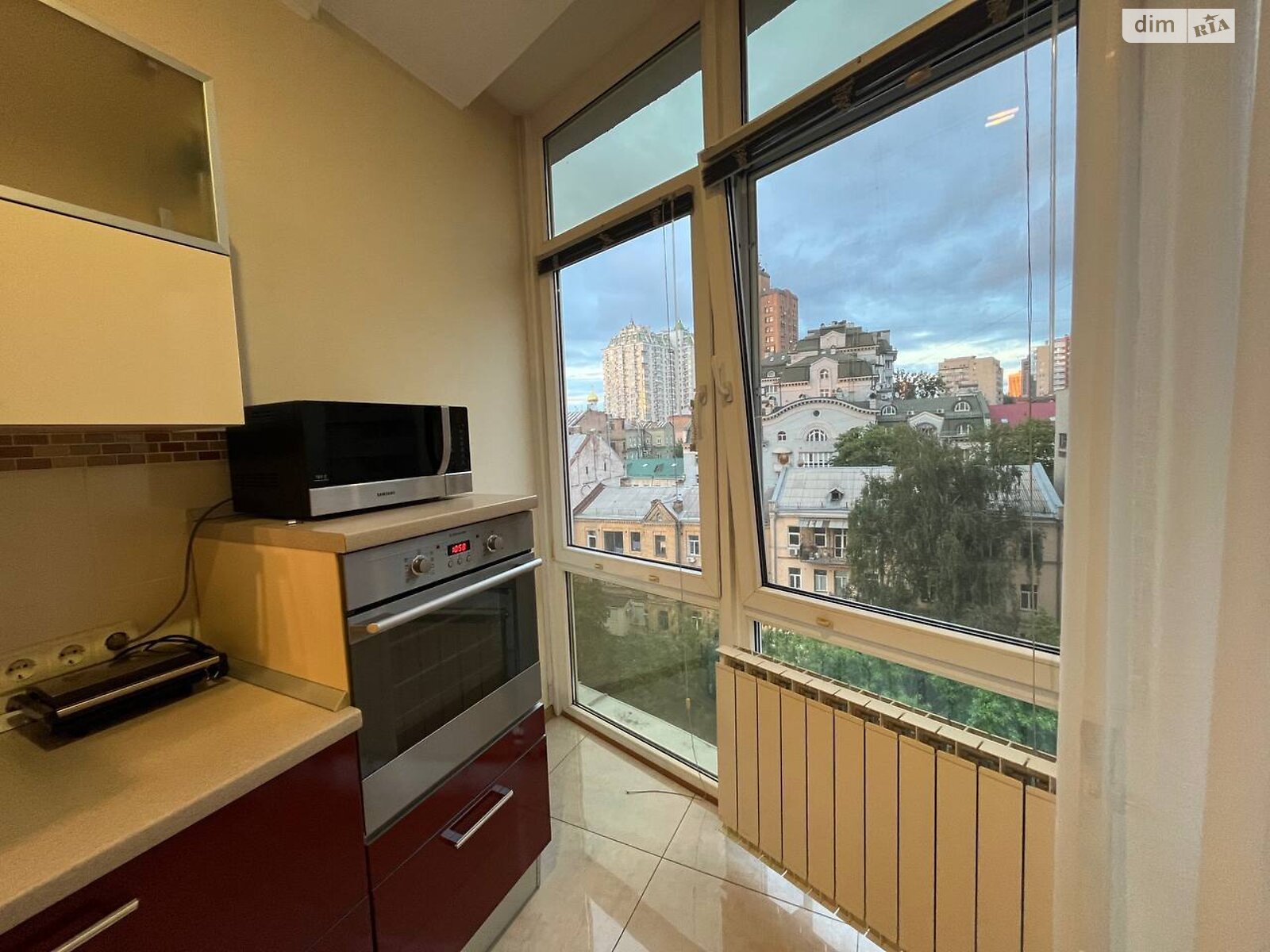 Продажа трехкомнатной квартиры в Киеве, на ул. Дмитриевская 82, район Шевченковский фото 1 Продажа трехкомнатной квартиры в Киеве, на ул. Дмитриевская 82, район Шевченковский фото 1
