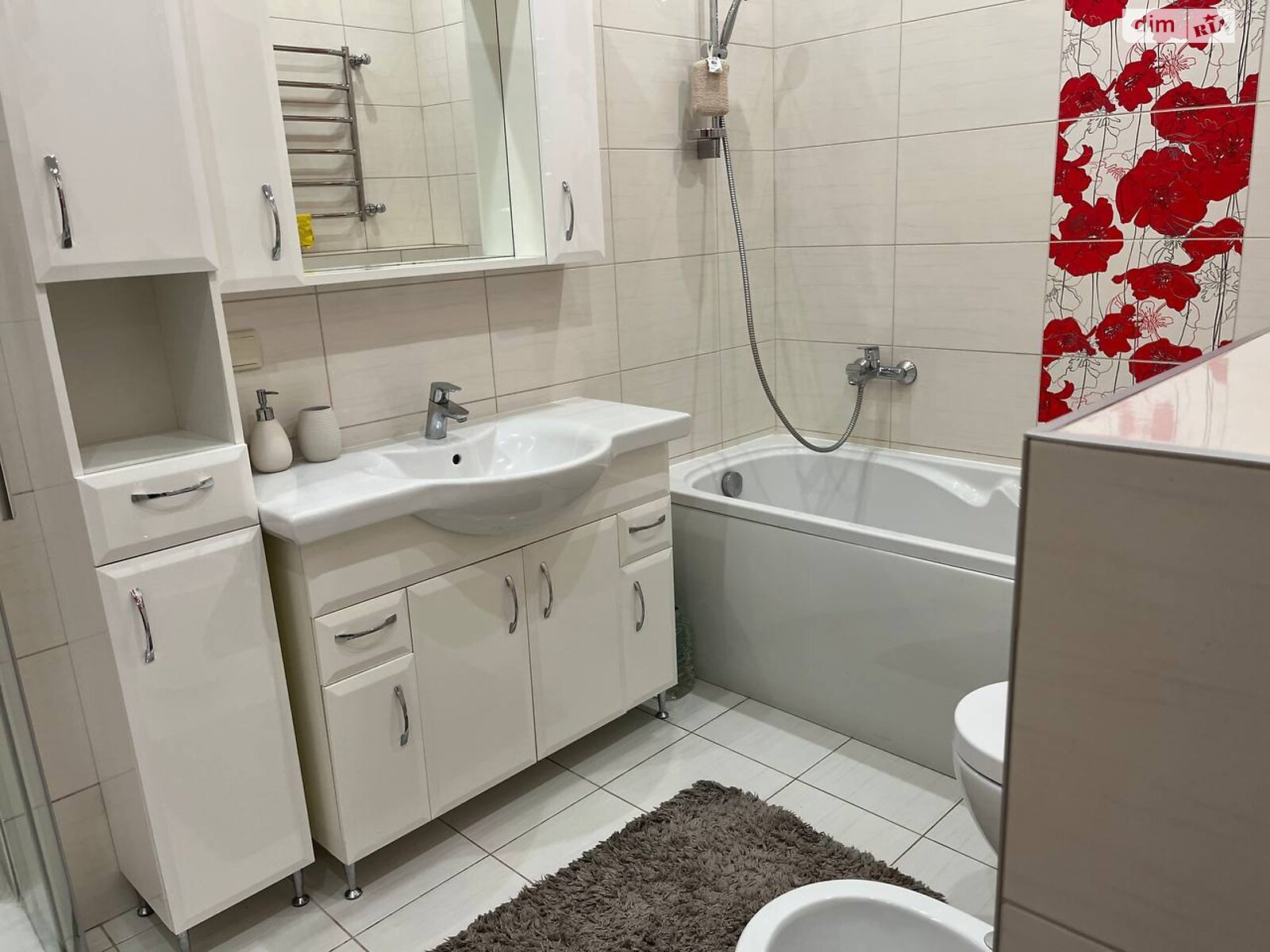 Продажа трехкомнатной квартиры в Киеве, на ул. Дмитриевская 82, район Шевченковский фото 1 Продажа трехкомнатной квартиры в Киеве, на ул. Дмитриевская 82, район Шевченковский фото 1