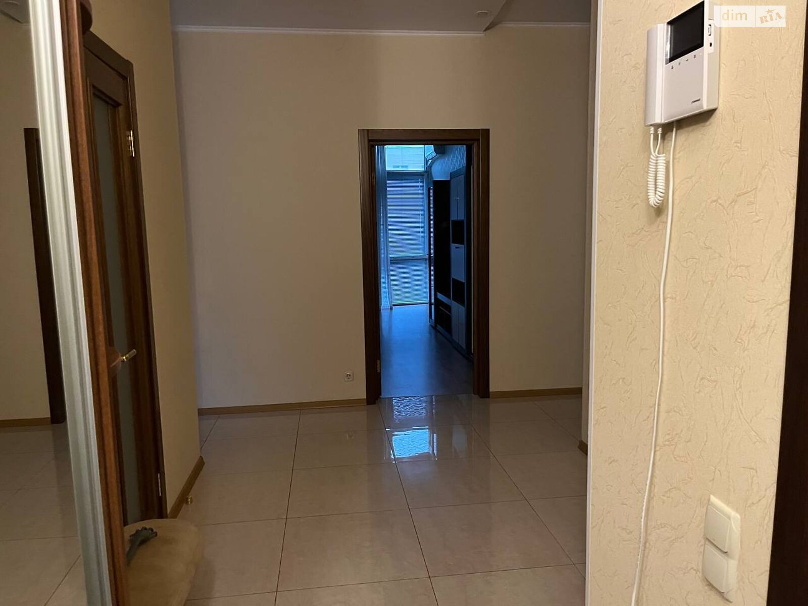 Продажа трехкомнатной квартиры в Киеве, на ул. Дмитриевская 82, район Шевченковский фото 1 Продажа трехкомнатной квартиры в Киеве, на ул. Дмитриевская 82, район Шевченковский фото 1