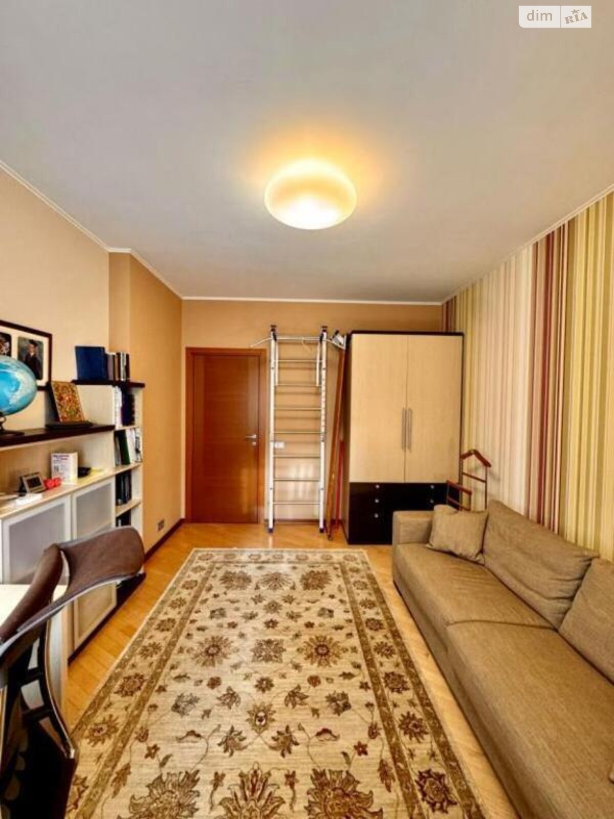 Продаж трикімнатної квартири в Києві, на вул. Дмитрівська 69, район Шевченківський фото 1 Продаж трикімнатної квартири в Києві, на вул. Дмитрівська 69, район Шевченківський фото 1