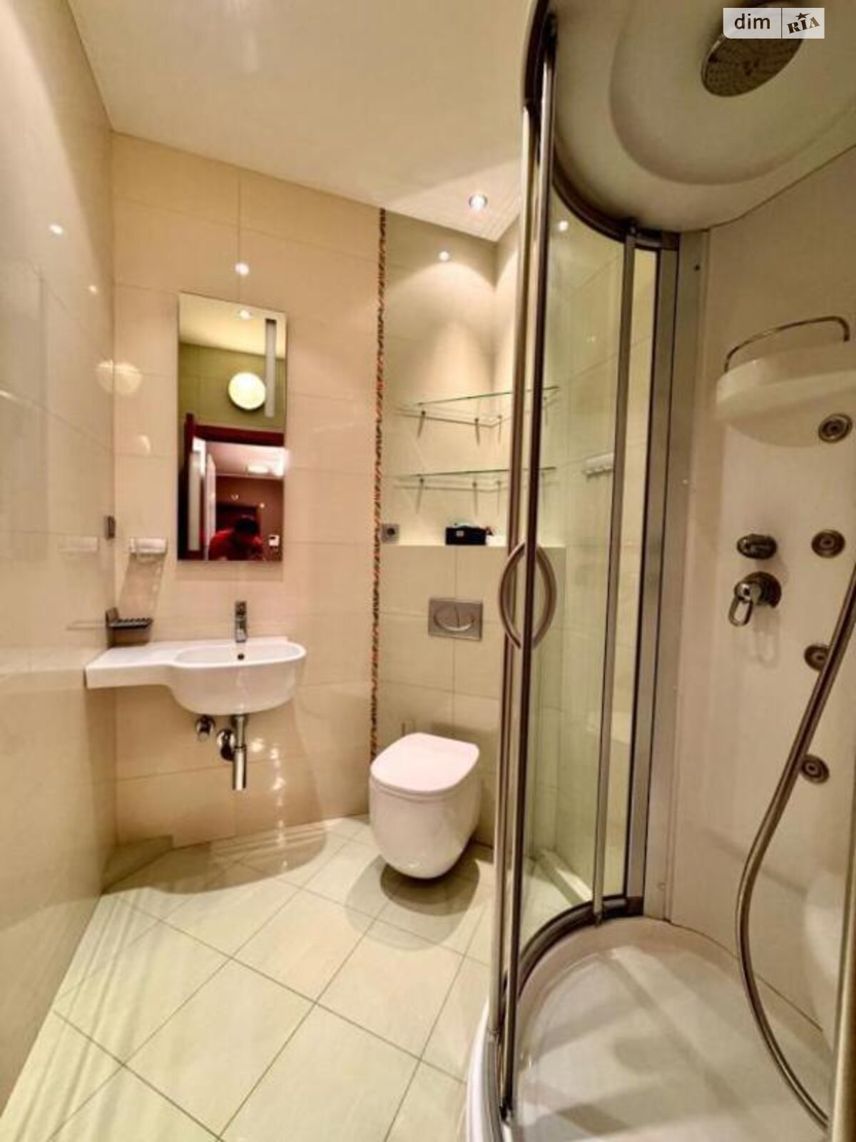 Продаж трикімнатної квартири в Києві, на вул. Дмитрівська 69, район Шевченківський фото 1 Продаж трикімнатної квартири в Києві, на вул. Дмитрівська 69, район Шевченківський фото 1