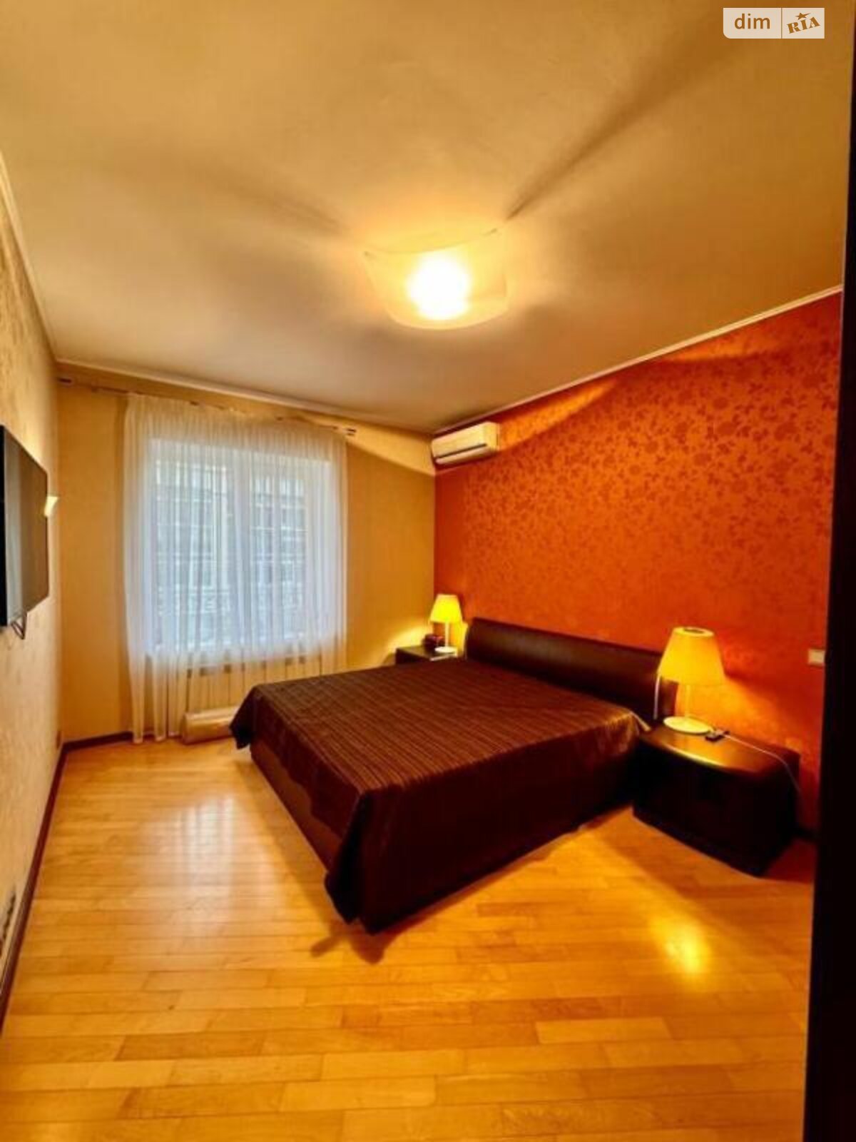 Продаж трикімнатної квартири в Києві, на вул. Дмитрівська 69, район Шевченківський фото 1 Продаж трикімнатної квартири в Києві, на вул. Дмитрівська 69, район Шевченківський фото 1