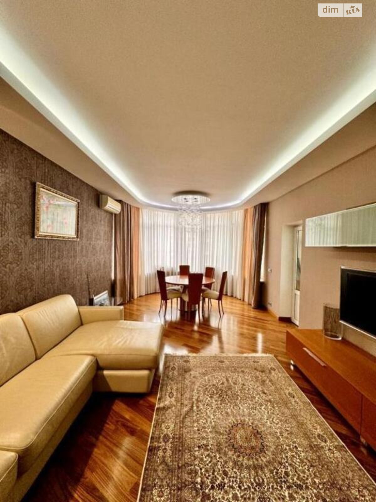 Продаж трикімнатної квартири в Києві, на вул. Дмитрівська 69, район Шевченківський фото 1 Продаж трикімнатної квартири в Києві, на вул. Дмитрівська 69, район Шевченківський фото 1