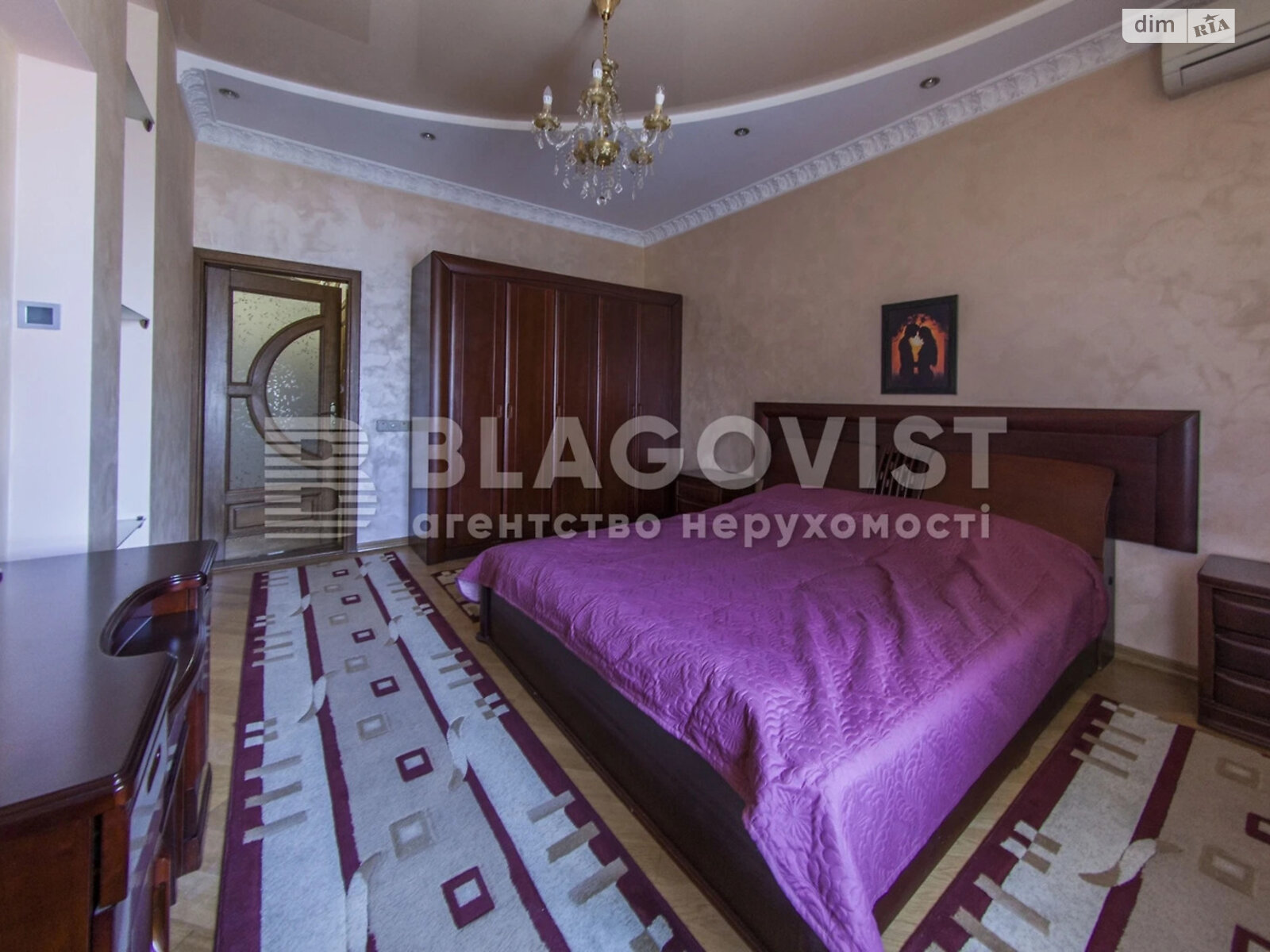 Продаж трикімнатної квартири в Києві, на вул. Дмитрівська 69, район Шевченківський фото 1 Продаж трикімнатної квартири в Києві, на вул. Дмитрівська 69, район Шевченківський фото 1