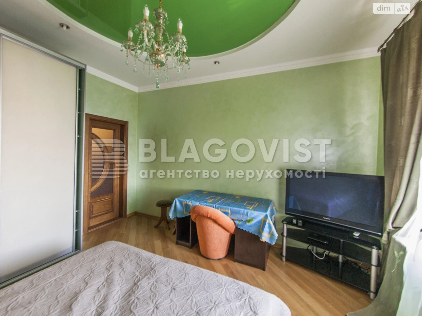 Продаж трикімнатної квартири в Києві, на вул. Дмитрівська 69, район Шевченківський фото 1 Продаж трикімнатної квартири в Києві, на вул. Дмитрівська 69, район Шевченківський фото 1