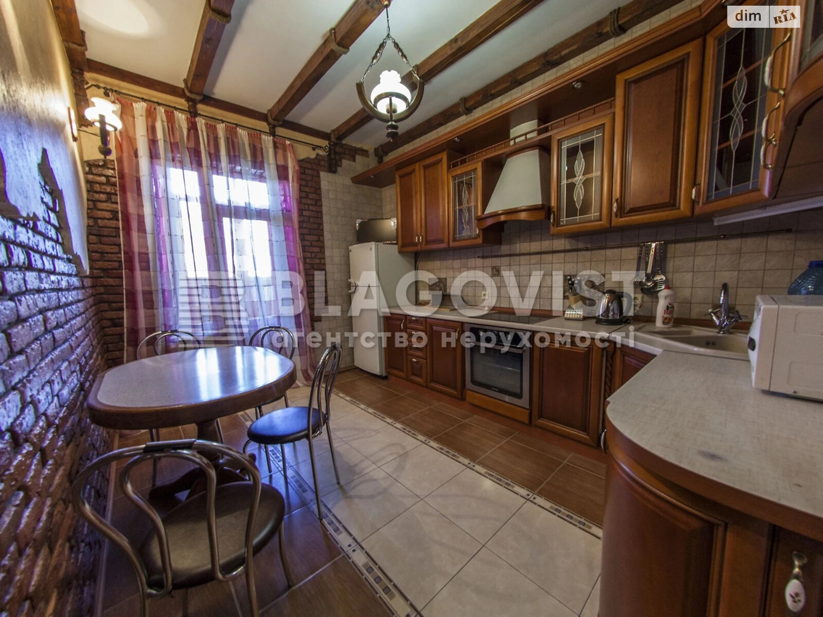 Продаж трикімнатної квартири в Києві, на вул. Дмитрівська 69, район Шевченківський фото 1 Продаж трикімнатної квартири в Києві, на вул. Дмитрівська 69, район Шевченківський фото 1