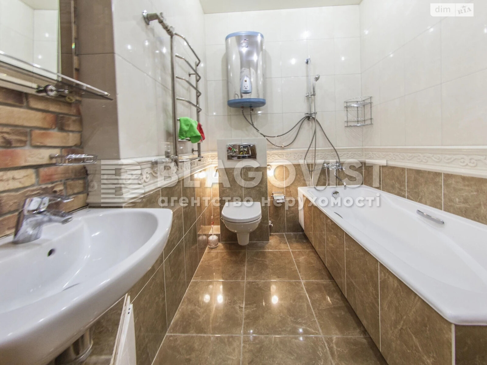 Продаж трикімнатної квартири в Києві, на вул. Дмитрівська 69, район Шевченківський фото 1 Продаж трикімнатної квартири в Києві, на вул. Дмитрівська 69, район Шевченківський фото 1