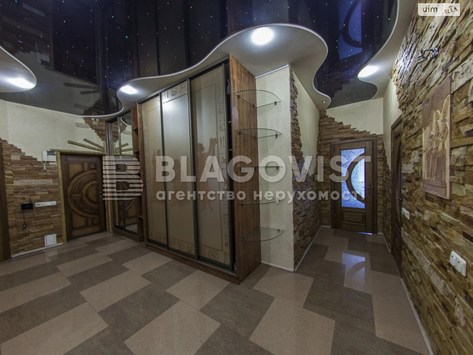 Продаж трикімнатної квартири в Києві, на вул. Дмитрівська 69, район Шевченківський фото 1 Продаж трикімнатної квартири в Києві, на вул. Дмитрівська 69, район Шевченківський фото 1