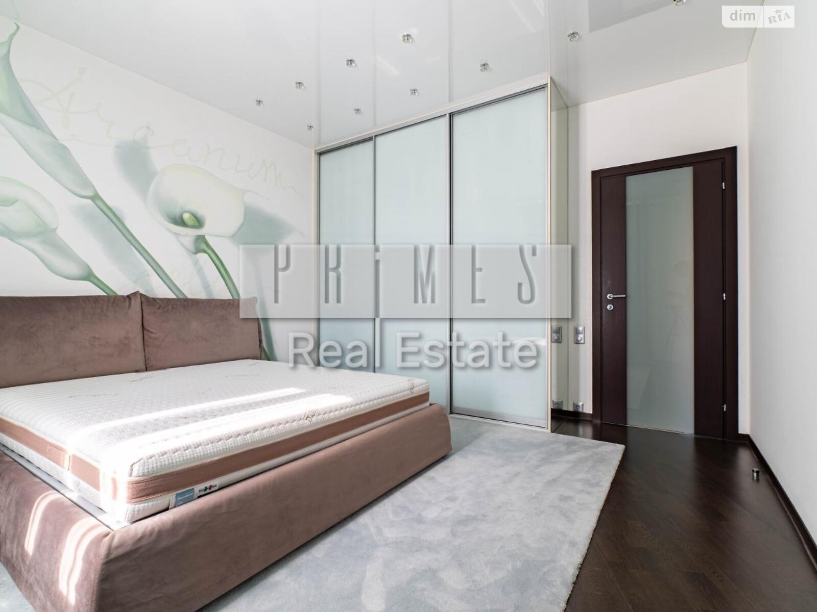 Продажа четырехкомнатной квартиры в Киеве, на ул. Дмитриевская 69, район Шевченковский фото 1 Продажа четырехкомнатной квартиры в Киеве, на ул. Дмитриевская 69, район Шевченковский фото 1