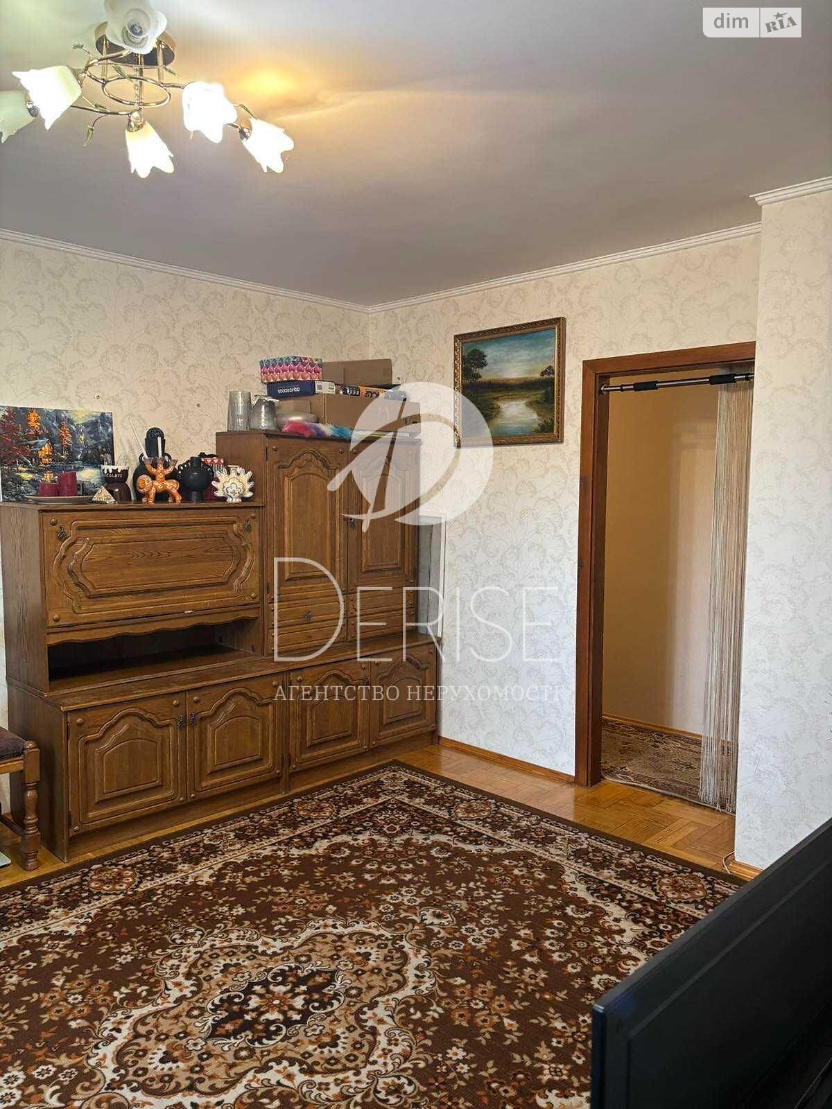 Продаж трикімнатної квартири в Києві, на вул. Олени Теліги 43, район Шевченківський фото 1 Продаж трикімнатної квартири в Києві, на вул. Олени Теліги 43, район Шевченківський фото 1