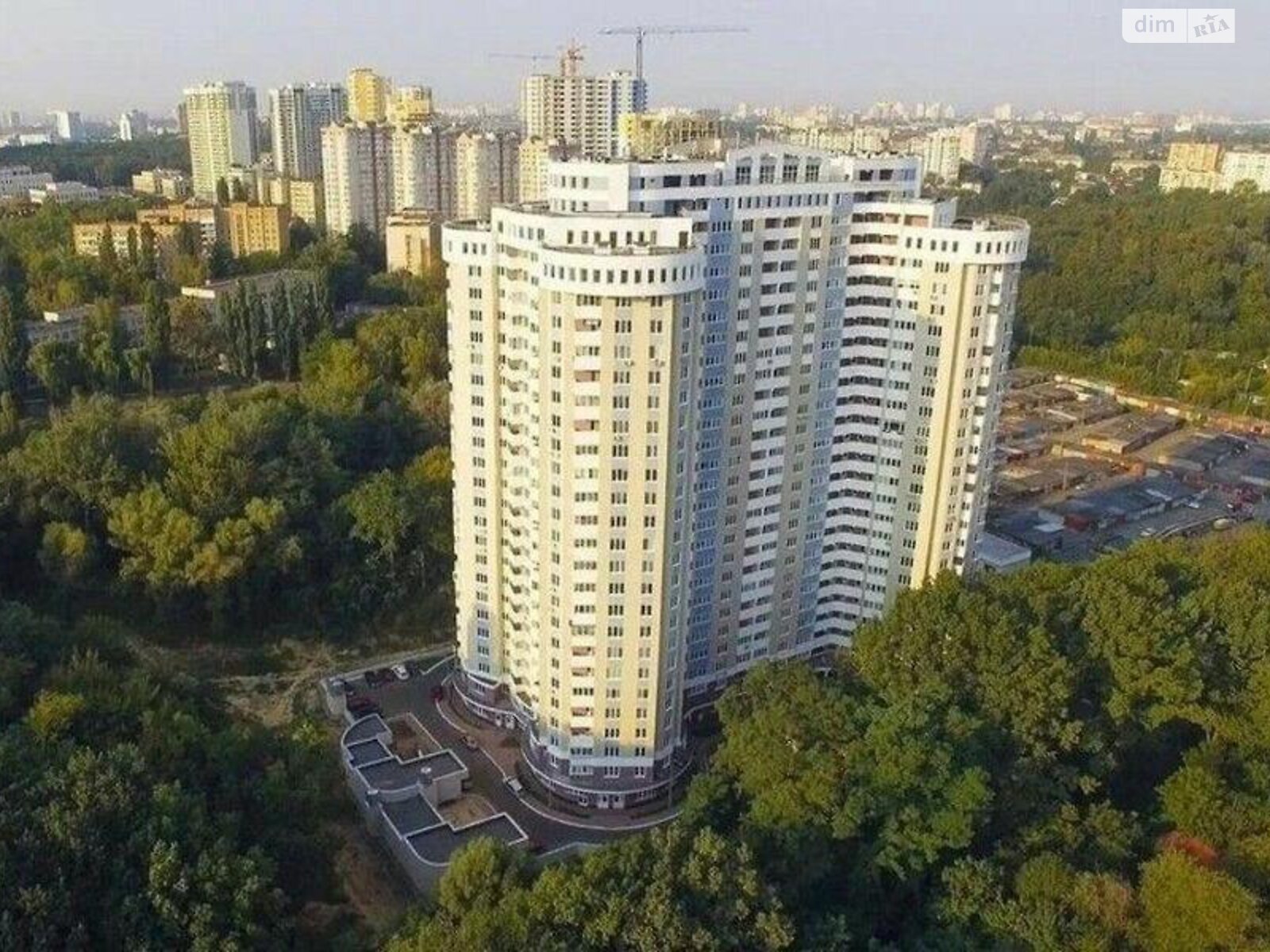 Продаж трикімнатної квартири в Києві, на вул. Ризька 73Г, район Шевченківський фото 1