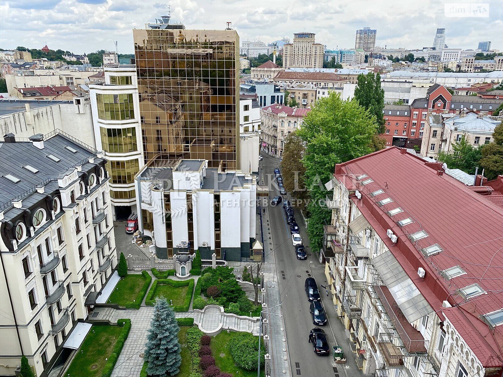 Продаж чотирикімнатної квартири в Києві, на вул. Ірининська 5/24, район Шевченківський фото 1 Продаж чотирикімнатної квартири в Києві, на вул. Ірининська 5/24, район Шевченківський фото 1