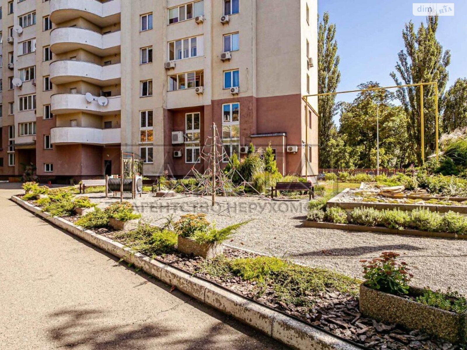 Продаж трикімнатної квартири в Києві, на вул. Івана Гонти, район Шевченківський фото 1 Продаж трикімнатної квартири в Києві, на вул. Івана Гонти, район Шевченківський фото 1