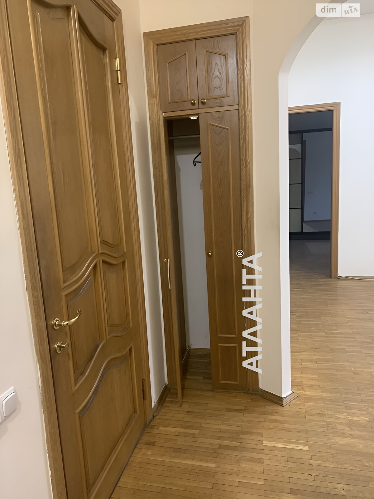Продажа трехкомнатной квартиры в Киеве, на ул. Михайловская, район Шевченковский фото 1 Продажа трехкомнатной квартиры в Киеве, на ул. Михайловская, район Шевченковский фото 1