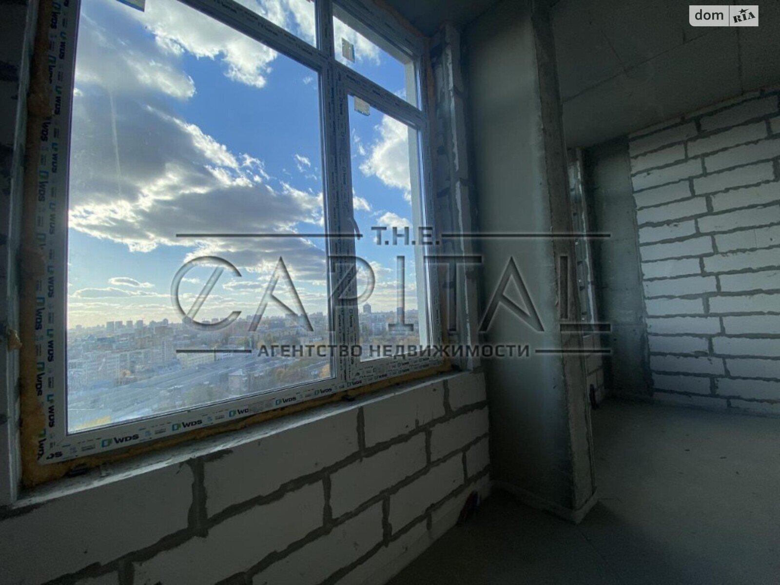 Продаж трикімнатної квартири в Києві, на вул. Нагірна 16, район Шевченківський фото 1