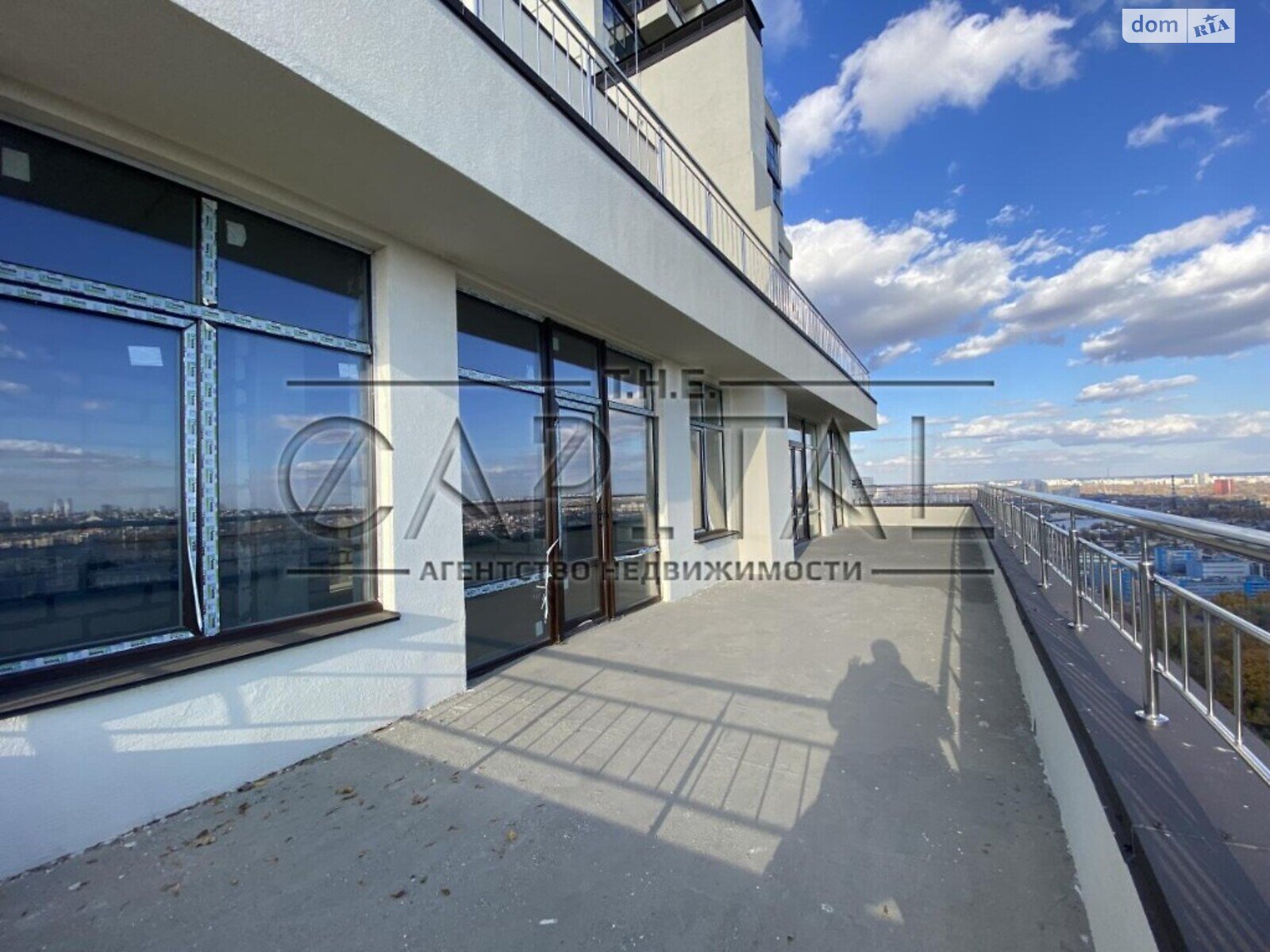 Продаж трикімнатної квартири в Києві, на вул. Нагірна 16, район Шевченківський фото 1