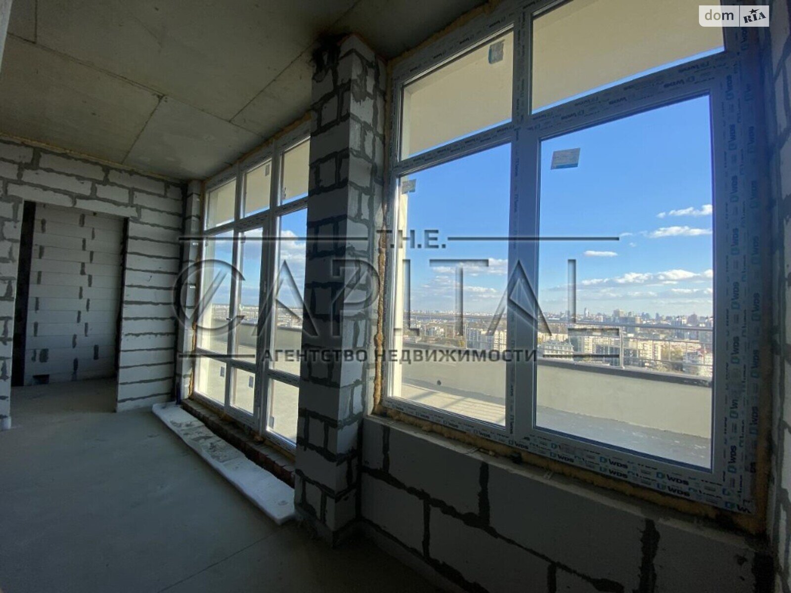 Продаж трикімнатної квартири в Києві, на вул. Нагірна 16, район Шевченківський фото 1