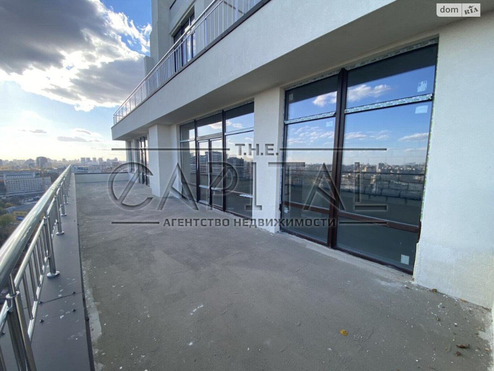 Продаж трикімнатної квартири в Києві, на вул. Нагірна 16, район Шевченківський фото 1