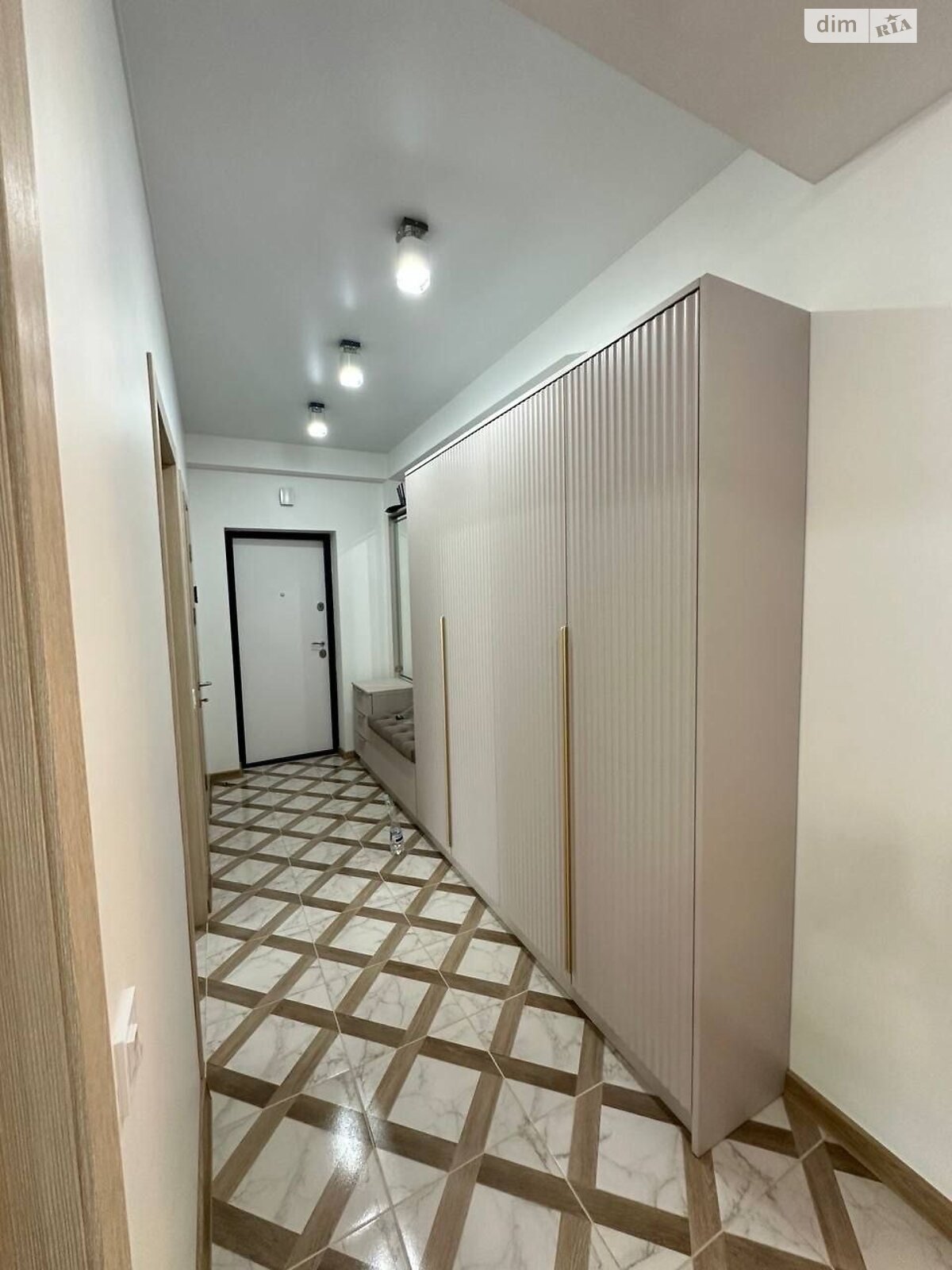 Продажа трехкомнатной квартиры в Киеве, на ул. Назаровская 7Б, район Шевченковский фото 1 Продажа трехкомнатной квартиры в Киеве, на ул. Назаровская 7Б, район Шевченковский фото 1