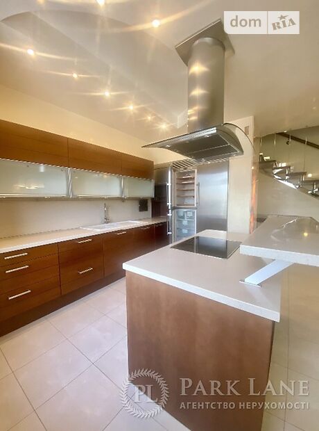 Продажа трехкомнатной квартиры в Киеве, на ул. Назаровская 11 район Шевченковский фото 1 Продажа трехкомнатной квартиры в Киеве, на ул. Назаровская 11 район Шевченковский фото 1