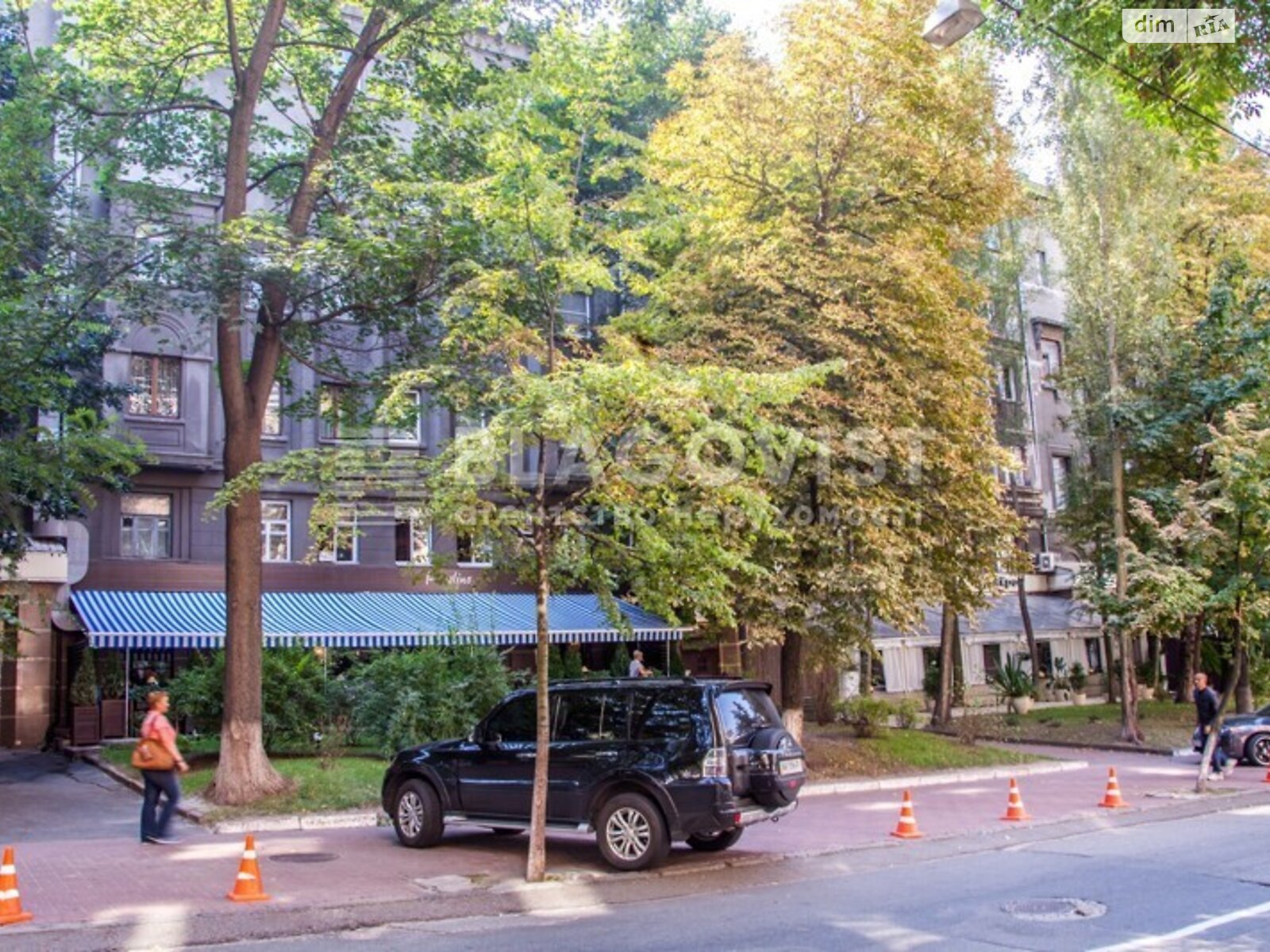 Продаж трикімнатної квартири в Києві, на вул. Олеся Гончара 67, район Шевченківський фото 1