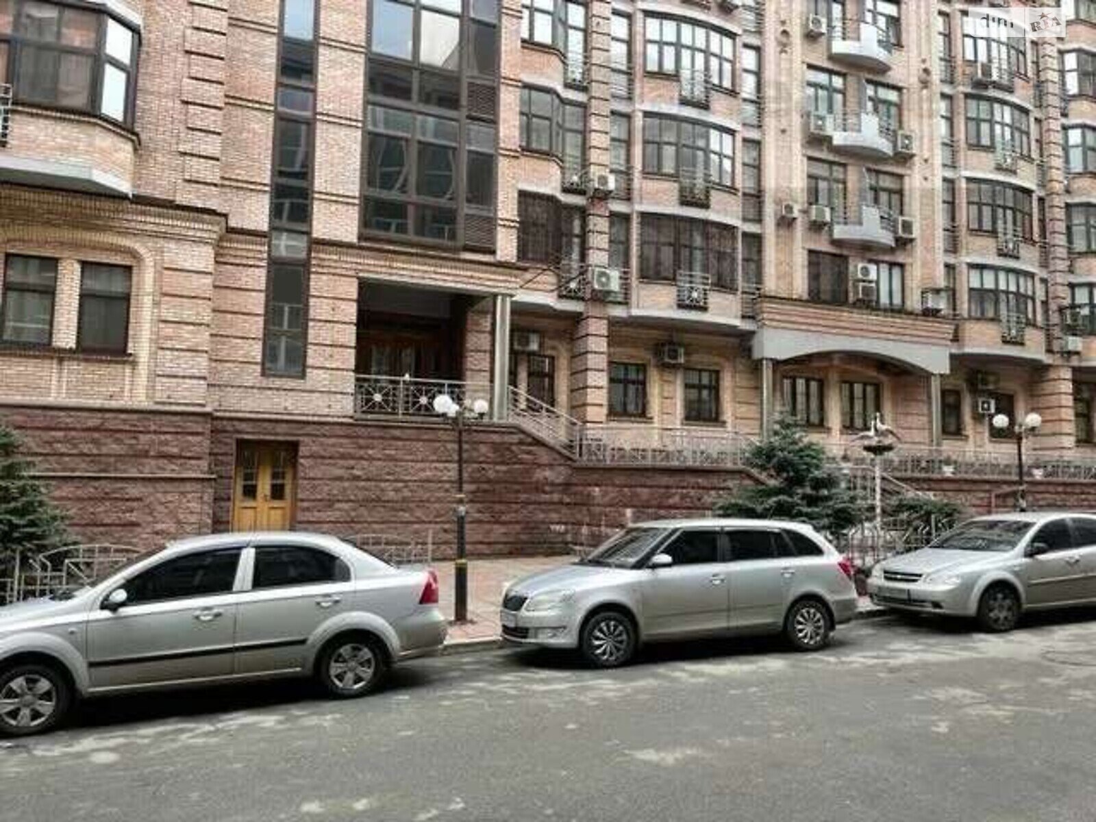 Продаж трикімнатної квартири в Києві, на вул. Паторжинського 14, район Шевченківський фото 1