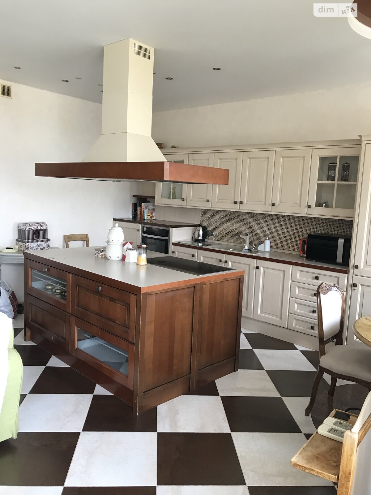 Продажа трехкомнатной квартиры в Киеве, на ул. Саксаганского 121, район Шевченковский фото 1 Продажа трехкомнатной квартиры в Киеве, на ул. Саксаганского 121, район Шевченковский фото 1