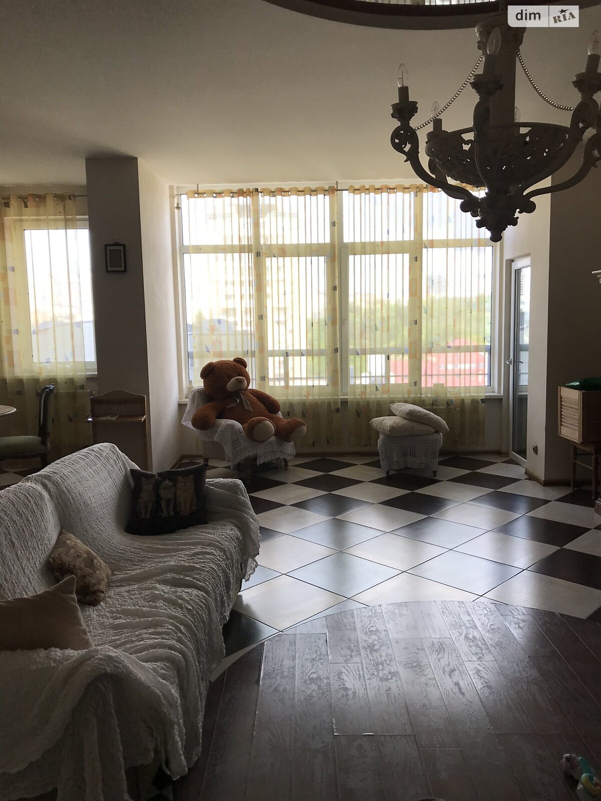 Продажа трехкомнатной квартиры в Киеве, на ул. Саксаганского 121, район Шевченковский фото 1 Продажа трехкомнатной квартиры в Киеве, на ул. Саксаганского 121, район Шевченковский фото 1