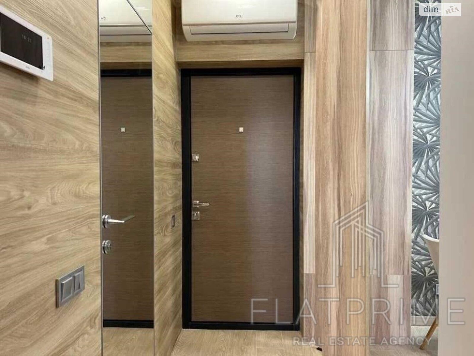 Продажа двухкомнатной квартиры в Киеве, на ул. Салютная 2, район Шевченковский фото 1 Продажа двухкомнатной квартиры в Киеве, на ул. Салютная 2, район Шевченковский фото 1