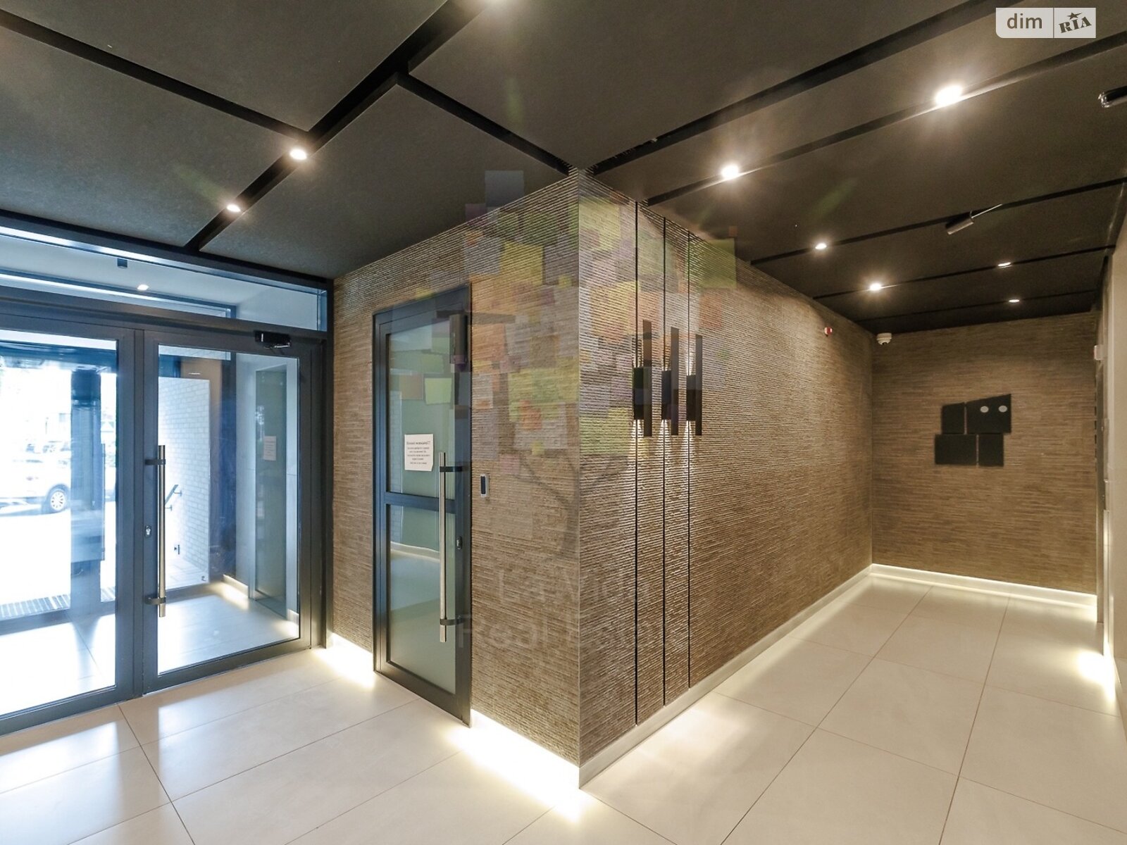 Продаж трикімнатної квартири в Києві, на вул. Салютна 2 корпус 7, район Шевченківський фото 1