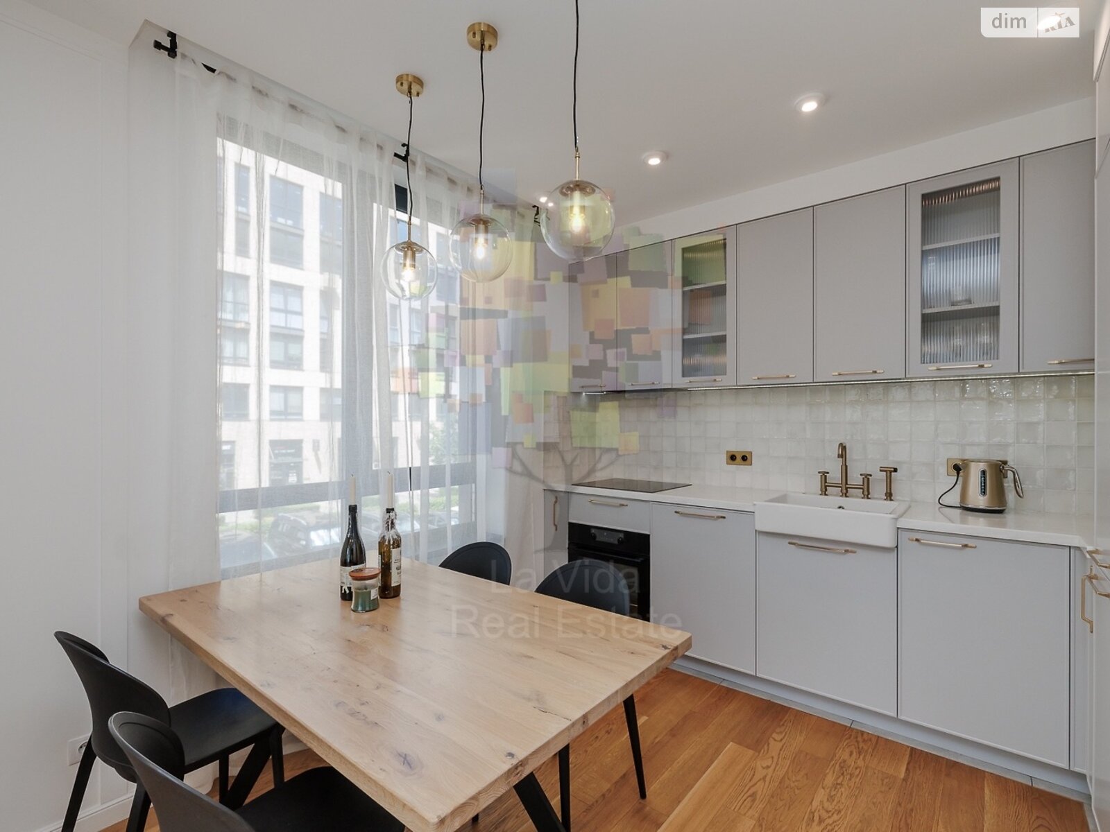 Продаж трикімнатної квартири в Києві, на вул. Салютна 2 корпус 7, район Шевченківський фото 1