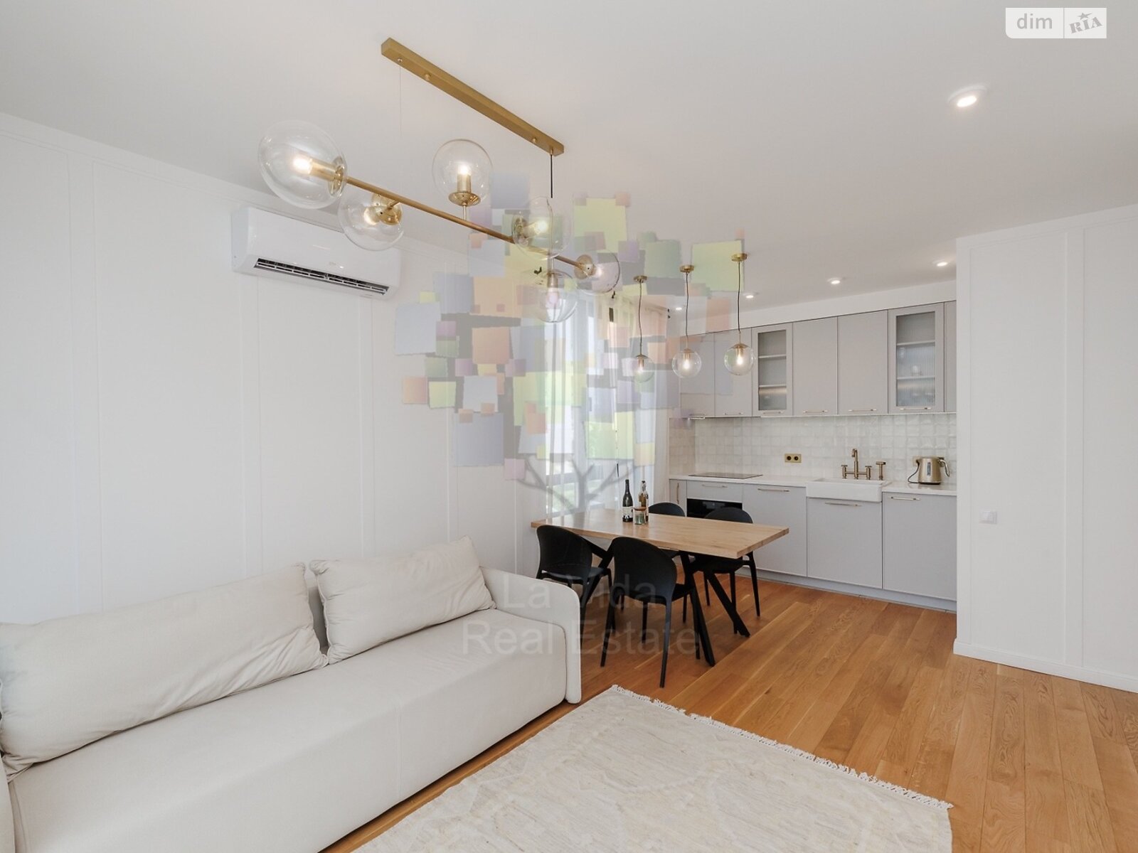 Продаж трикімнатної квартири в Києві, на вул. Салютна 2 корпус 7, район Шевченківський фото 1