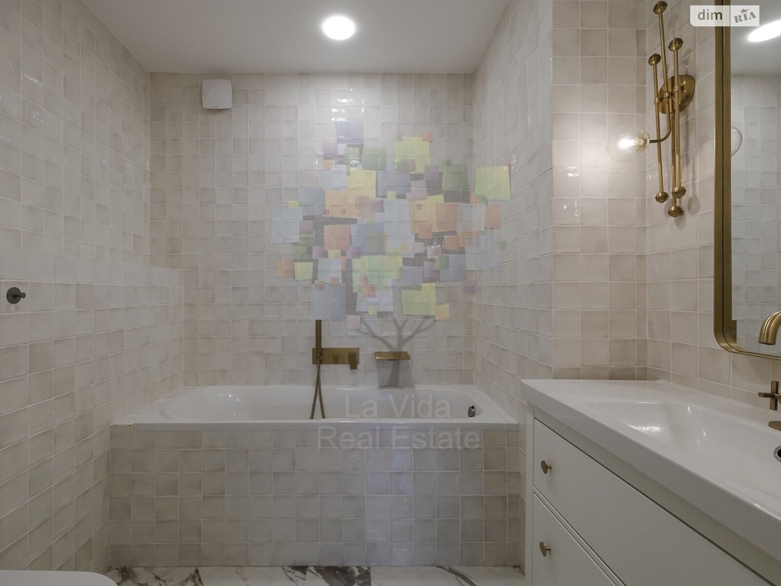 Продаж трикімнатної квартири в Києві, на вул. Салютна 2 корпус 7, район Шевченківський фото 1